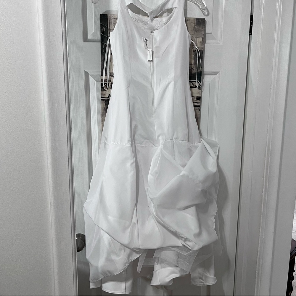 π€ Romantic Bridals Preloved Wedding Gown Vintage-Inspired - Picture 9 of 16